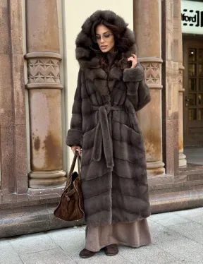 Шуба норковая в цвете мокко с капюшоном куница