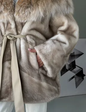 Шуба летучая мышь из норки Ivory с капюшоном из меха рыси - фото 2