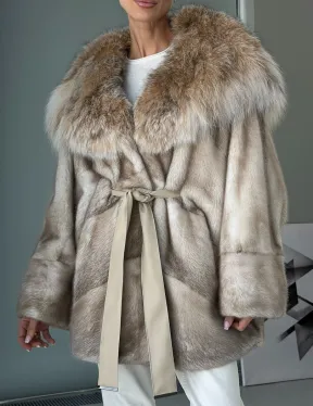 Шуба летучая мышь из норки Ivory с капюшоном из меха рыси - фото 4