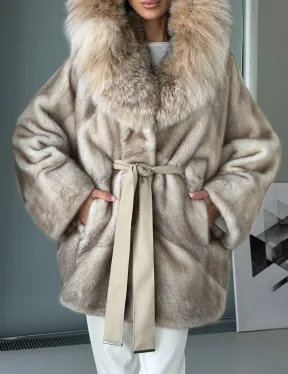 Шуба летучая мышь из норки Ivory с капюшоном из меха рыси - фото 3