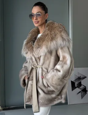 Шуба летучая мышь из норки Ivory с капюшоном из меха рыси - фото 12