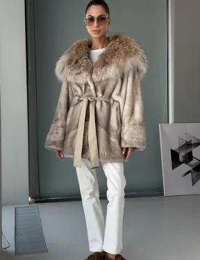 Шуба летучая мышь из норки Ivory с капюшоном из меха рыси - фото 7