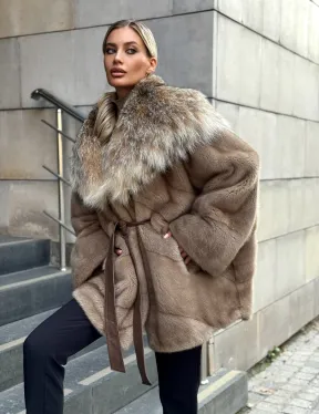 Женская шуба из меха норки Pastel с капюшоном из меха рыси
