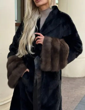 Черная норковая шуба с отделкой на рукавах из меха куницы