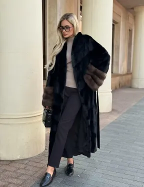 Черная норковая шуба с отделкой на рукавах из меха куницы