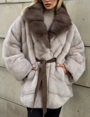 Шуба норковая летучая мышь с воротником куницы