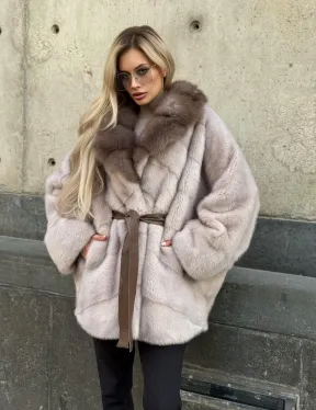 Шуба норковая летучая мышь с воротником куницы
