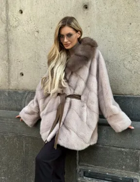 Шуба норковая летучая мышь с воротником куницы