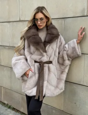 Шуба норковая летучая мышь с воротником куницы