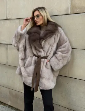 Шуба норковая летучая мышь с воротником куницы