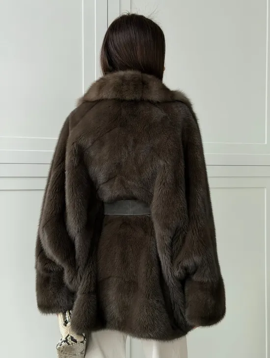 Шуба норковая летучая мышь с воротником из куницы - цвет хаки