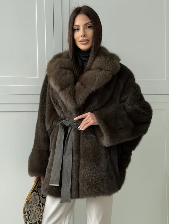Шуба норковая летучая мышь с воротником из куницы - цвет хаки