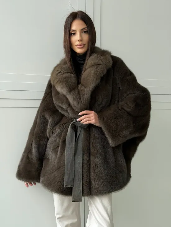Шуба норковая летучая мышь с воротником из куницы - цвет хаки