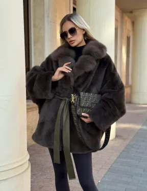 Шуба норковая летучая мышь с воротником из куницы - цвет хаки