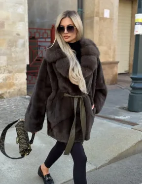 Шуба норковая летучая мышь с воротником из куницы - цвет хаки