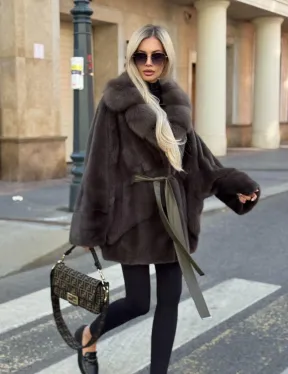 Шуба норковая летучая мышь с воротником из куницы - цвет хаки