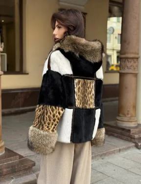 Женская меховая куртка с капюшоном из аукционной норки- черная