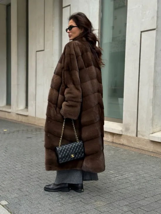 Шуба из плюшевой норки Velvet с V-образным воротником