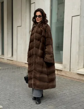 Шуба из плюшевой норки Velvet с V-образным воротником