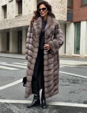 Шуба из меха куницы в цвете Truffle