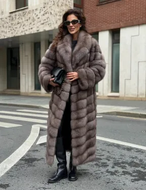 Шуба из меха куницы в цвете Truffle