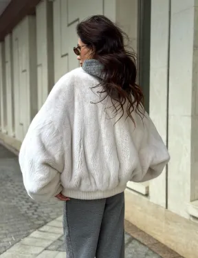 Белый норковый бомбер на резинке