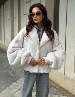 Белый норковый бомбер на резинке