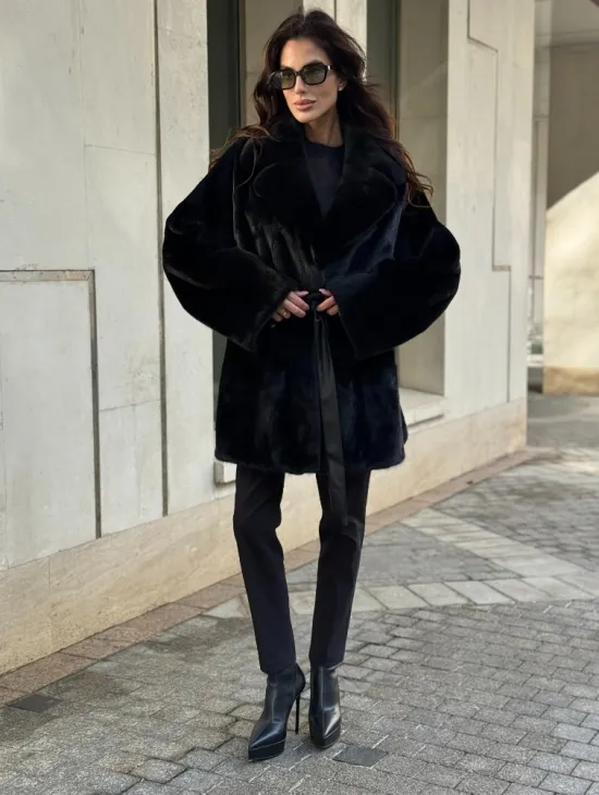 Полушубок из норки с английским воротником - черный