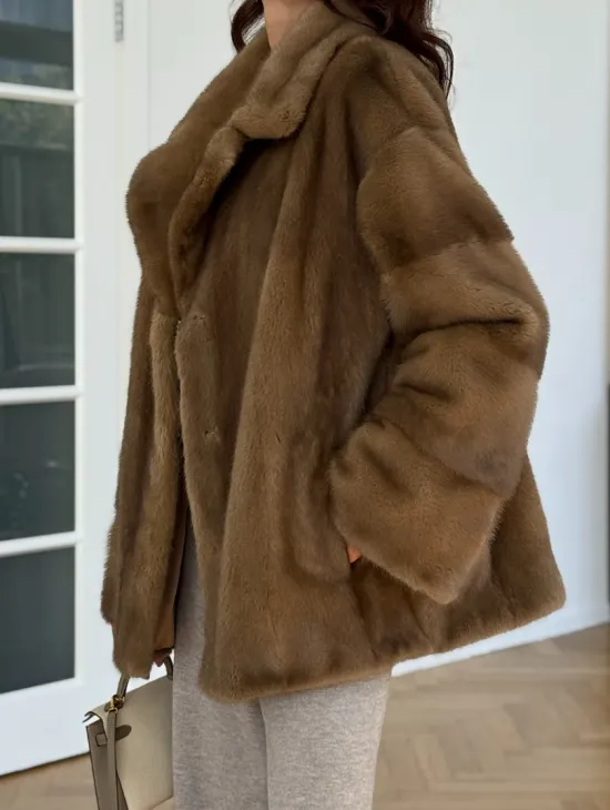Бежевая короткая норковая шуба