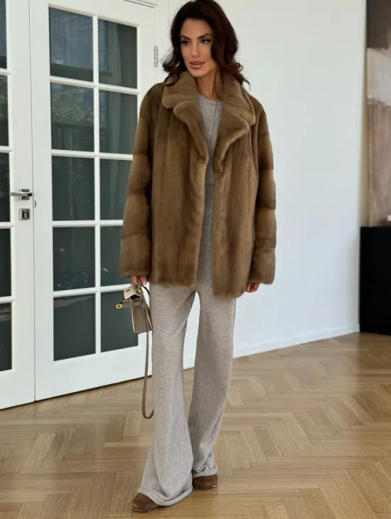 Бежевая короткая норковая шуба