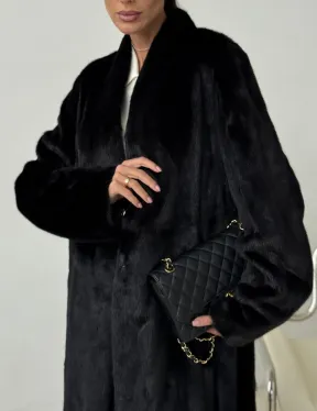 Длинная черная норковая шуба