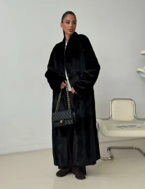 Длинная черная норковая шуба