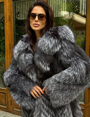 Длинная шуба из чернобурки в росшив