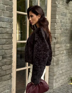 Укороченная шуба из овчины калган