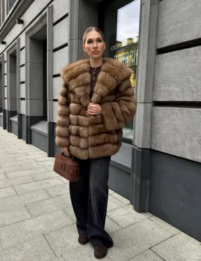 Шуба из натурального меха куницы с капюшоном