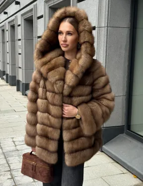 Шуба из натурального меха куницы с капюшоном