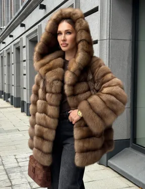 Шуба из натурального меха куницы с капюшоном