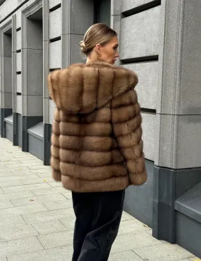 Шуба из натурального меха куницы с капюшоном