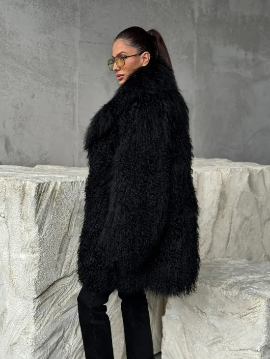 Черная шуба из ламы