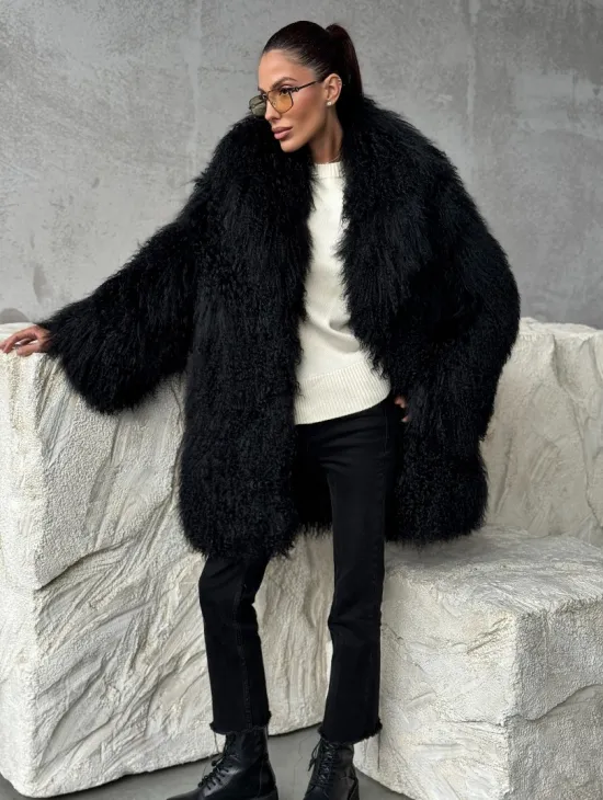 Черная шуба из ламы