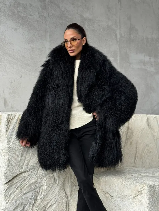 Черная шуба из ламы