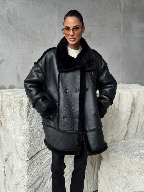 Черная современная дубленка