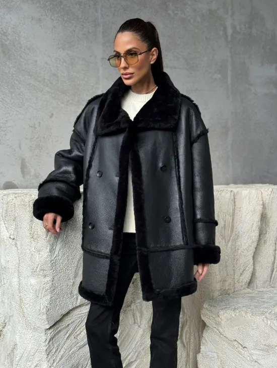 Черная современная дубленка