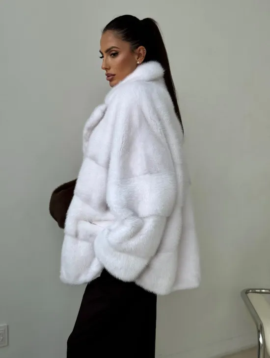 Белый норковый полушубок
