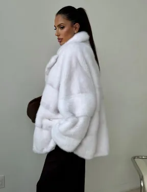 Белый норковый полушубок