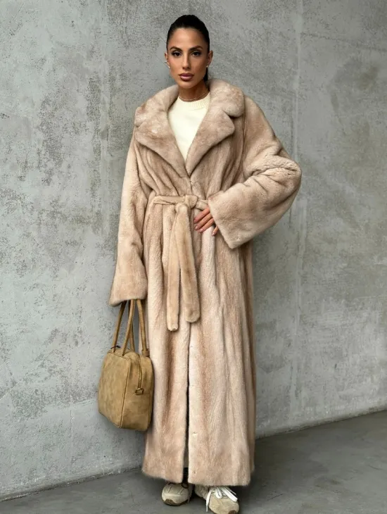 Длинная норковая шуба пастель