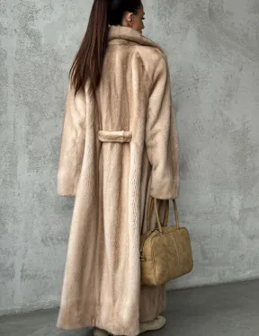 Длинная норковая шуба пастель