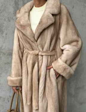 Длинная норковая шуба пастель