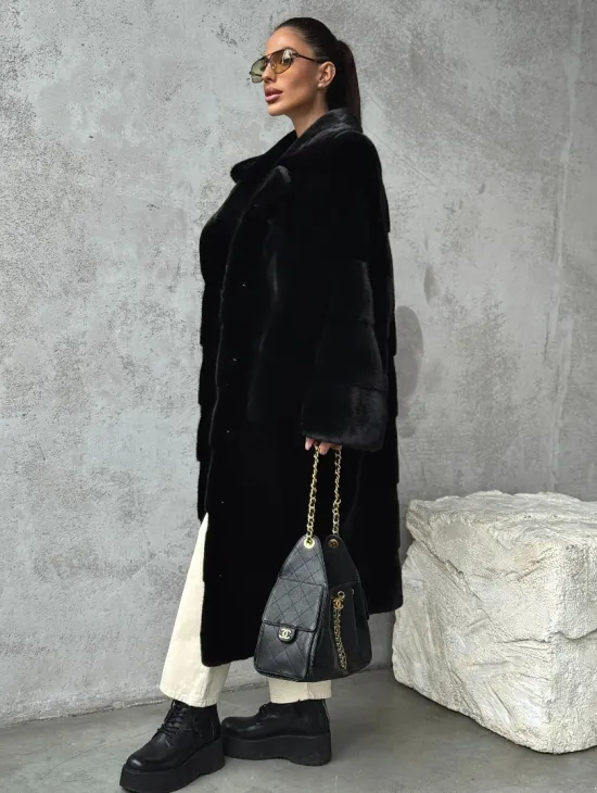 Черная шуба из меха норки SAGA FURS