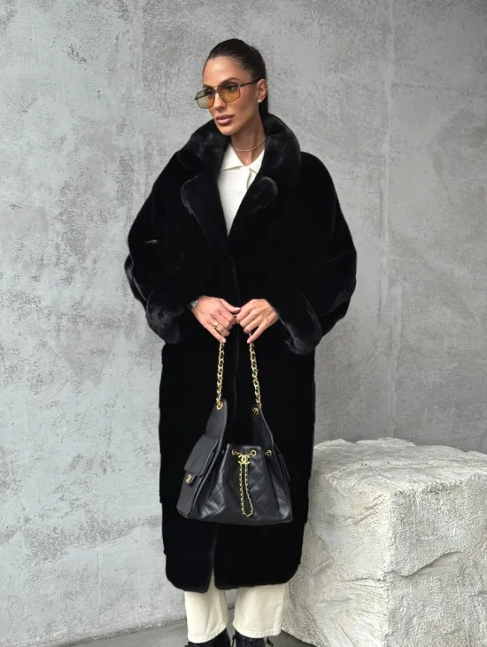 Черная шуба из меха норки SAGA FURS